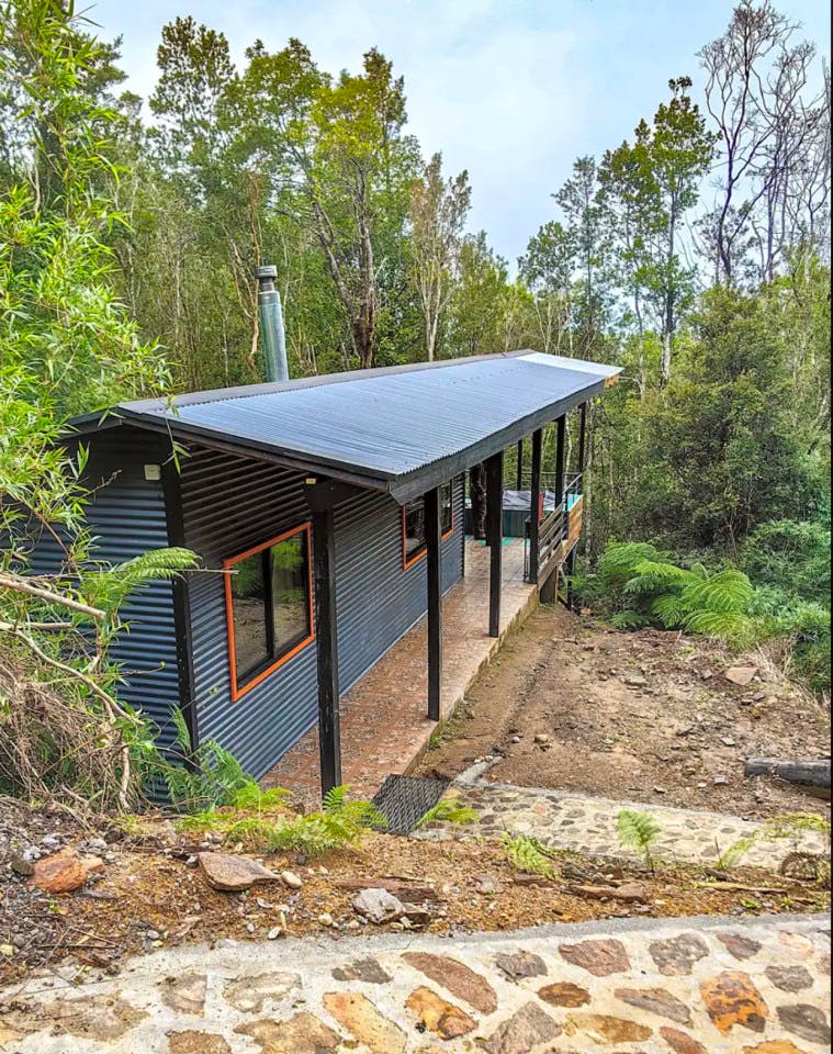  House Between Treetops (jacuzzi) W/ King Bed Or Two Singles  -  Nature Coliving Lodge located in the middle of the Valdivian Rainforest, just 20 minutes from downtown Valdivia  - Gallery -  1
