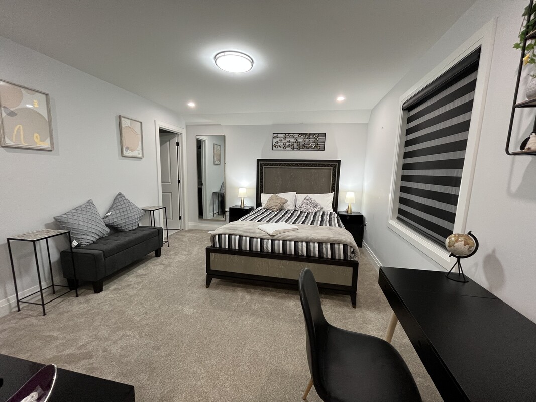  Exquisite Room With Ensuite Bath In A Luxury Home(Full Room)  -  Luxury Homestay with a Private Bath  - Gallery -  1