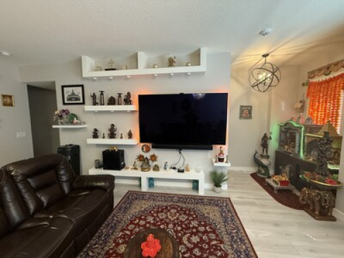 Private 1-BR in Shared Townhouse