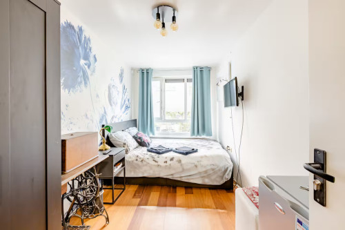 Amsterdam room; friendly & central