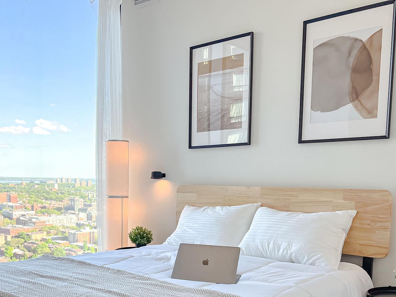  Private Room  -  Amazing Luxury Apt. w/ Pool + Gym near Lucien-L'Allier Station  - Gallery -  3
