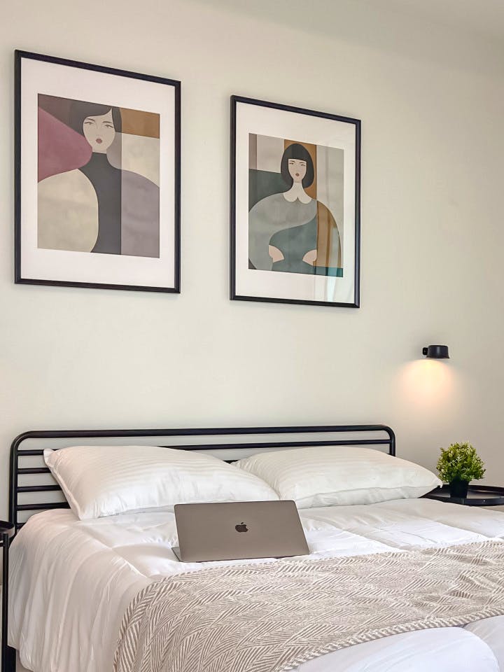  Master  -  Amazing Luxury Apt. w/ Pool + Gym near Lucien-L'Allier Station  - Gallery -  18
