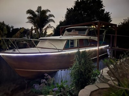 Beautiful Boat House - Gallery - 10