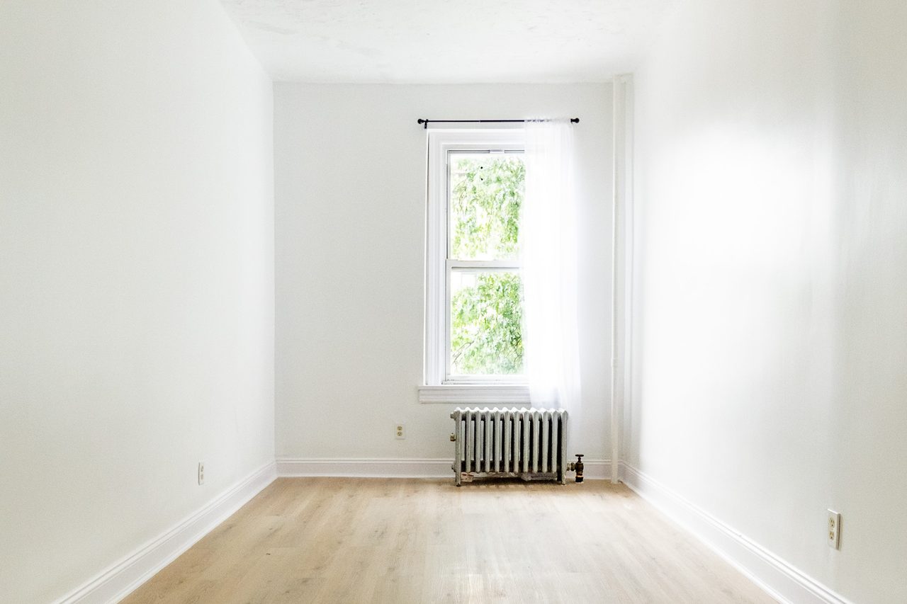  #1876: Sunset Park - Queen Bedroom C  -  #1876: Sunset Park  - Gallery -  11