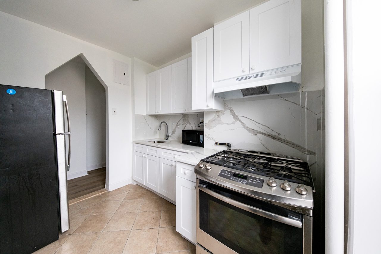 #1876: Sunset Park - Queen Bedroom B - #1876: Sunset Park - Gallery - 5