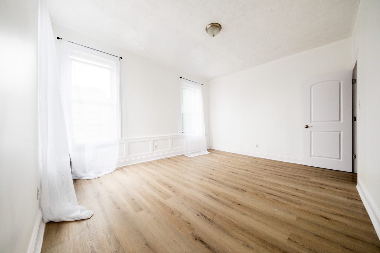  #1876: Sunset Park - Queen Bedroom B  -  #1876: Sunset Park  - Gallery -  2