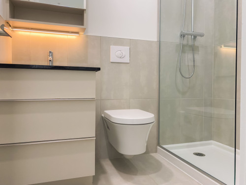 Modern Comfortable Apt. near Downtown Montreal