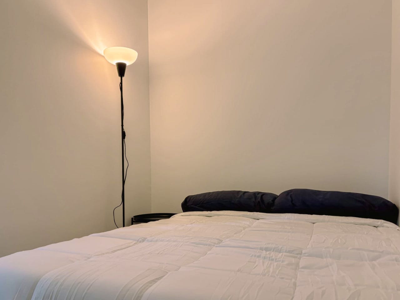 Private Room - Modern Comfortable Apt. near Downtown Montreal - Gallery - 10