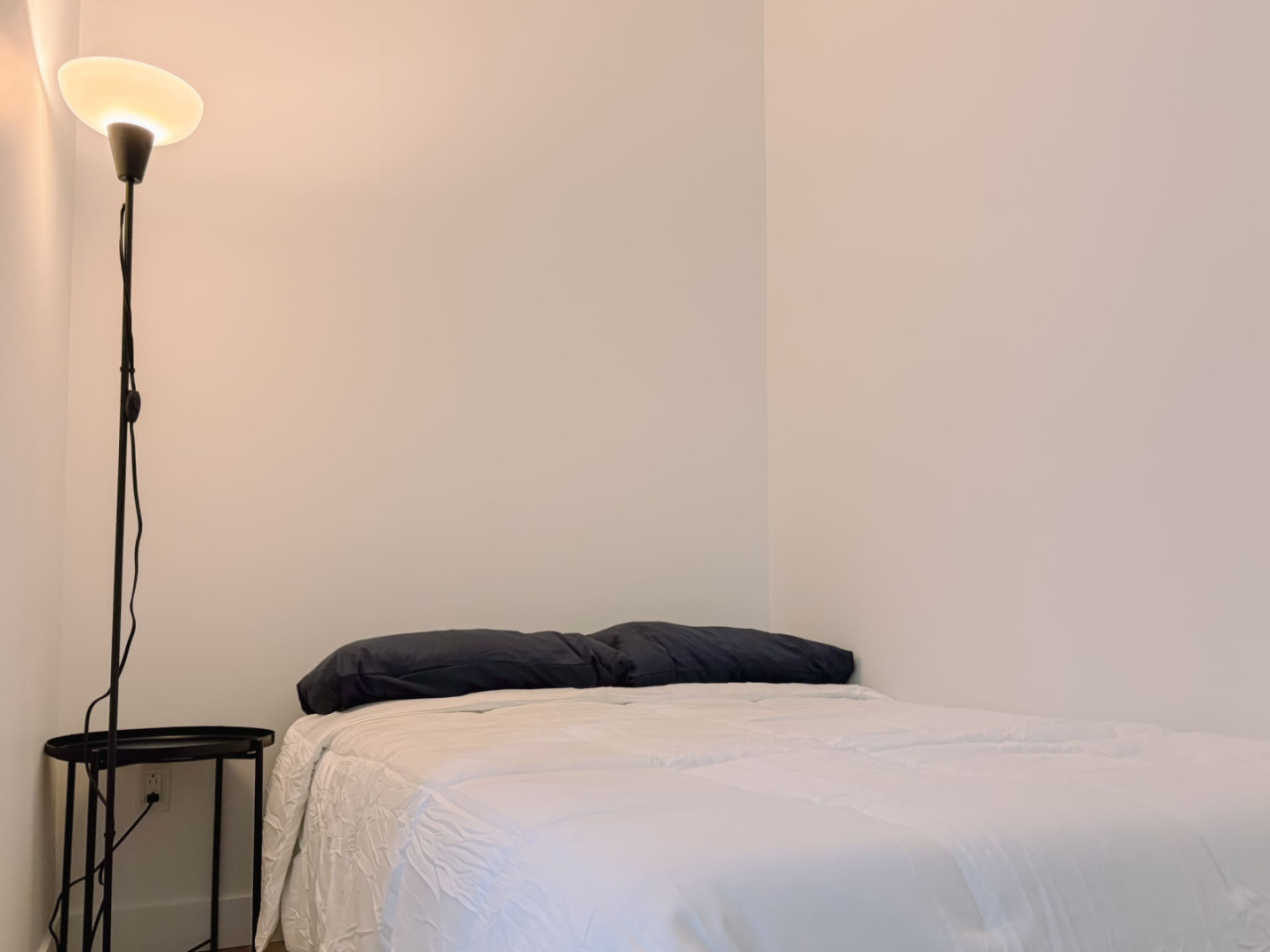 Private Room - Modern Comfortable Apt. near Downtown Montreal - Gallery - 8