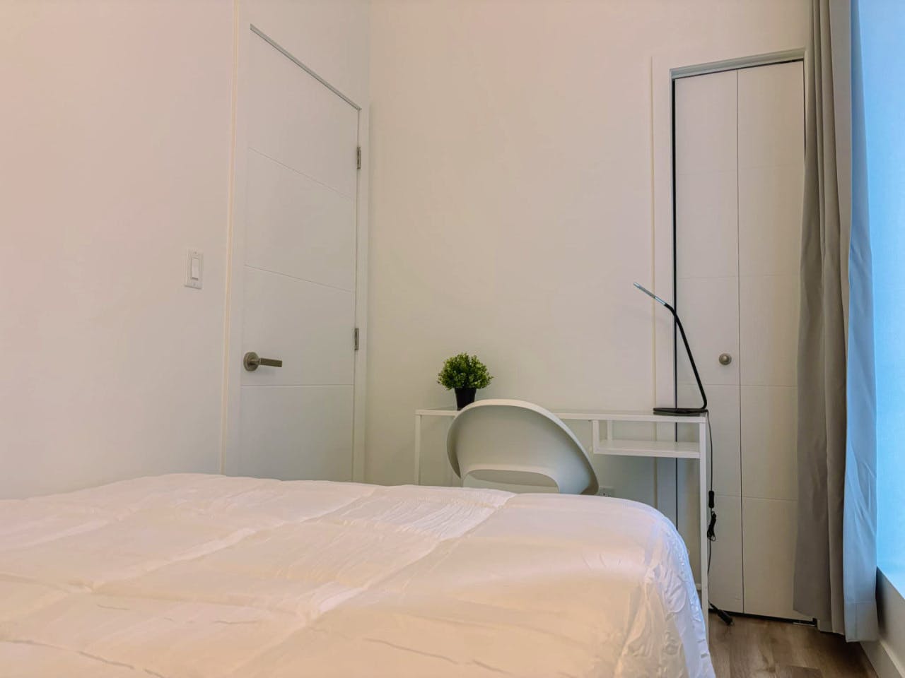 Private Room - Modern Comfortable Apt. near Downtown Montreal - Gallery - 12