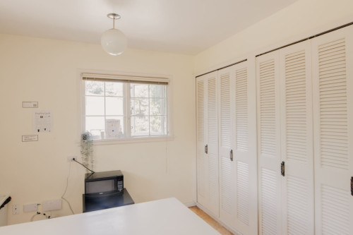 Spacious Comfortable House w/ Backyard near VanDusen Botanical Garden