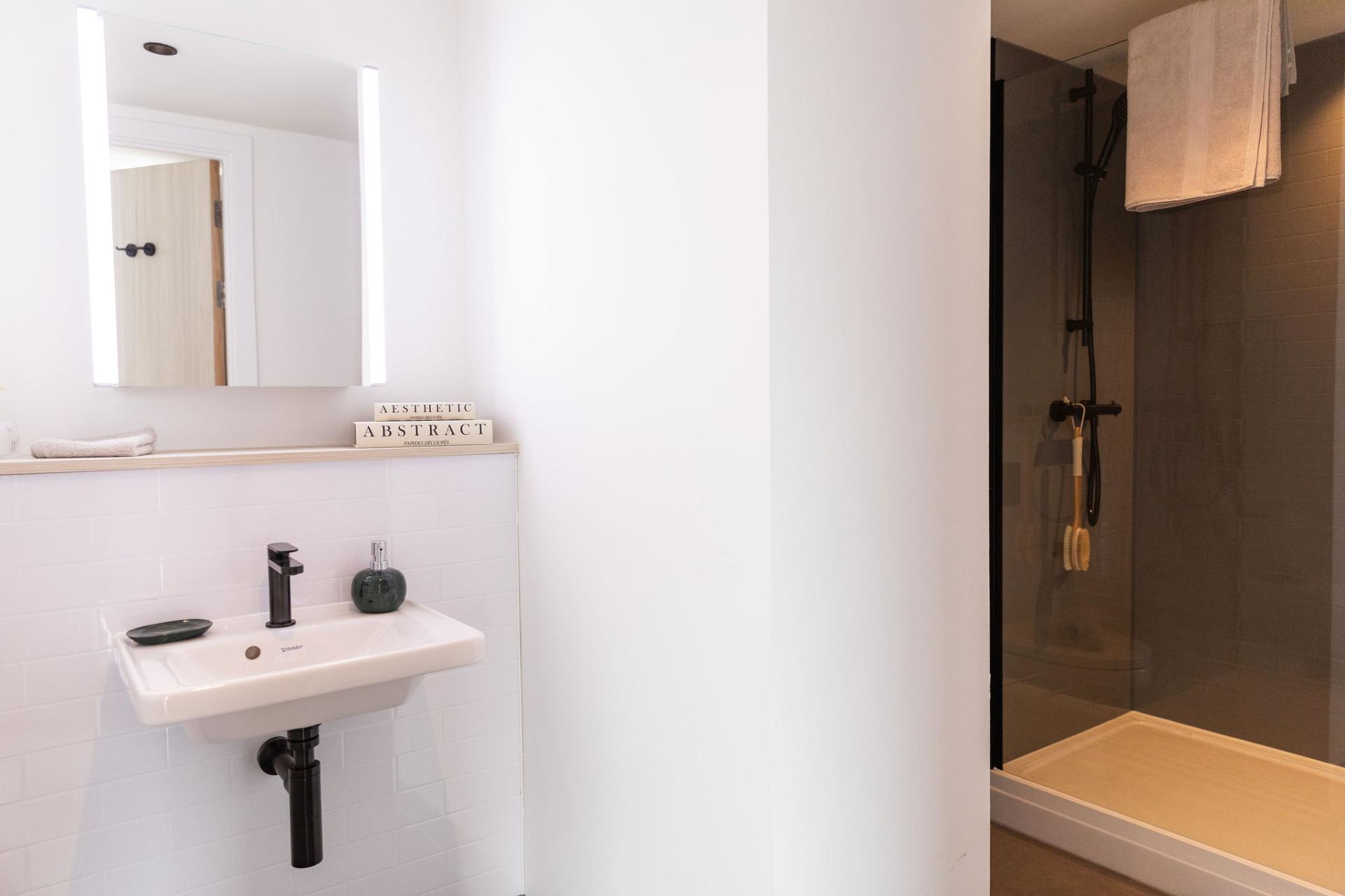 One Bed Flat (11-16) - 7
