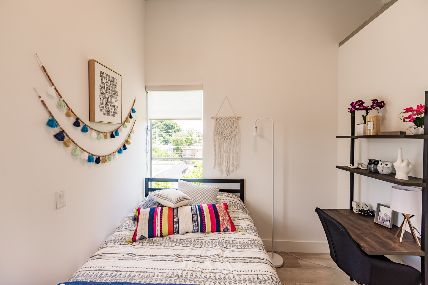 Bedroom In A 3-Bed Mixed Gender Apartment - Vibrant Coliving Community in Culturally Rich Little Havana, Miami - Gallery - 16