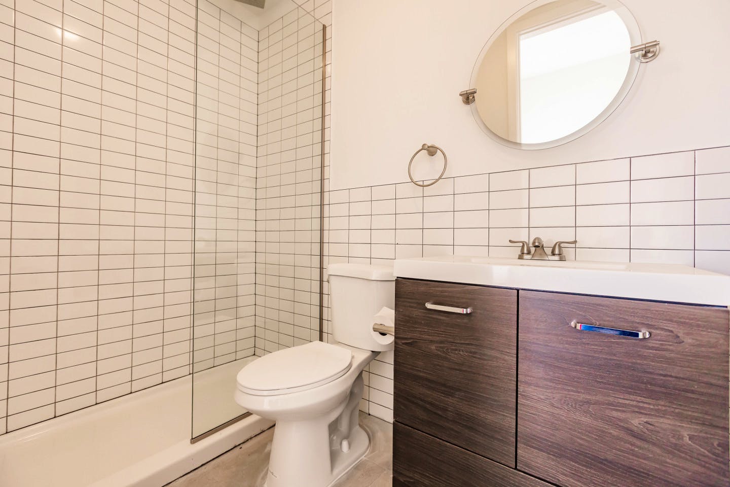 Bedroom In A 3-Bed Mixed Gender Apartment - 17