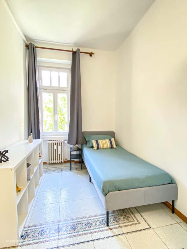 Room in Via Antonio Rosmini, Trento for 146 m² with 5 bedrooms