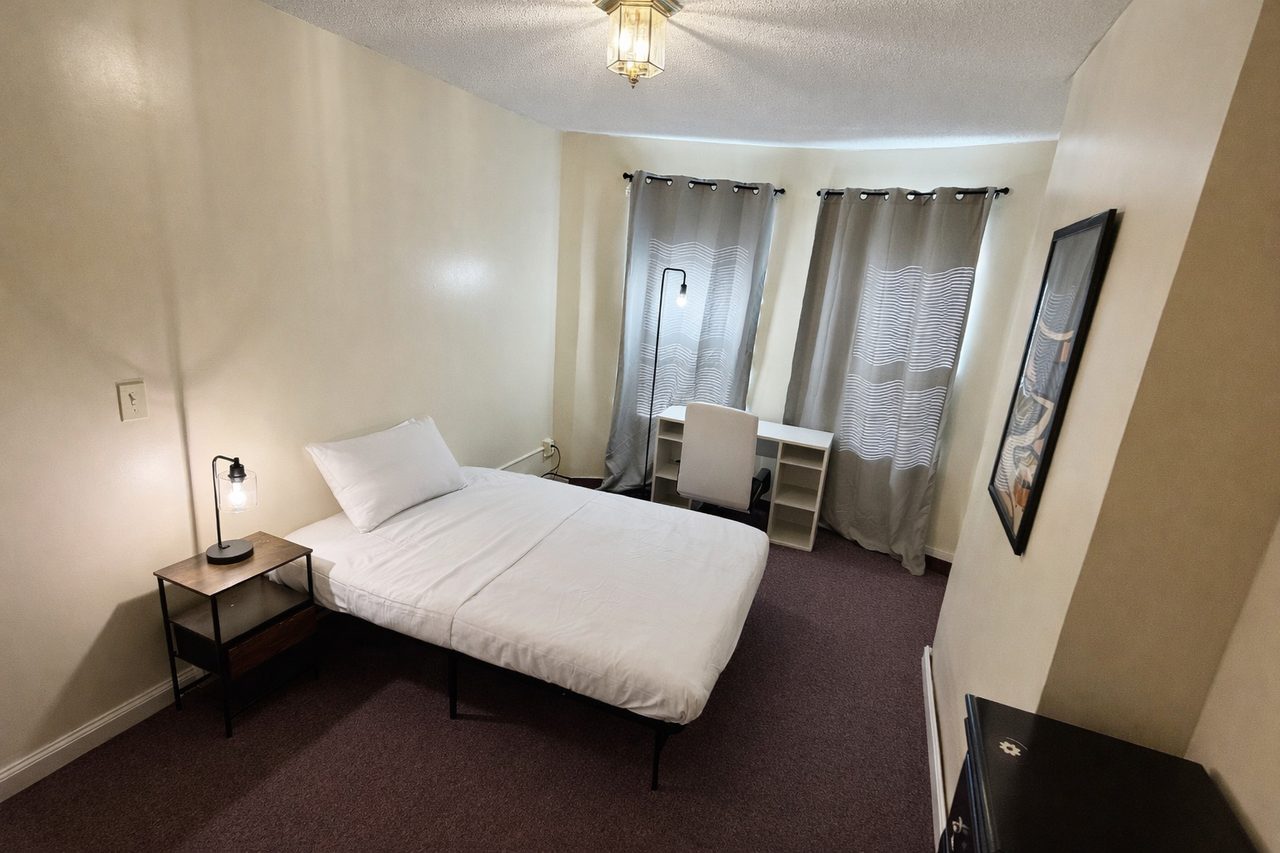 #1885: South End - Full Room B - #1885: South End - Gallery - 3