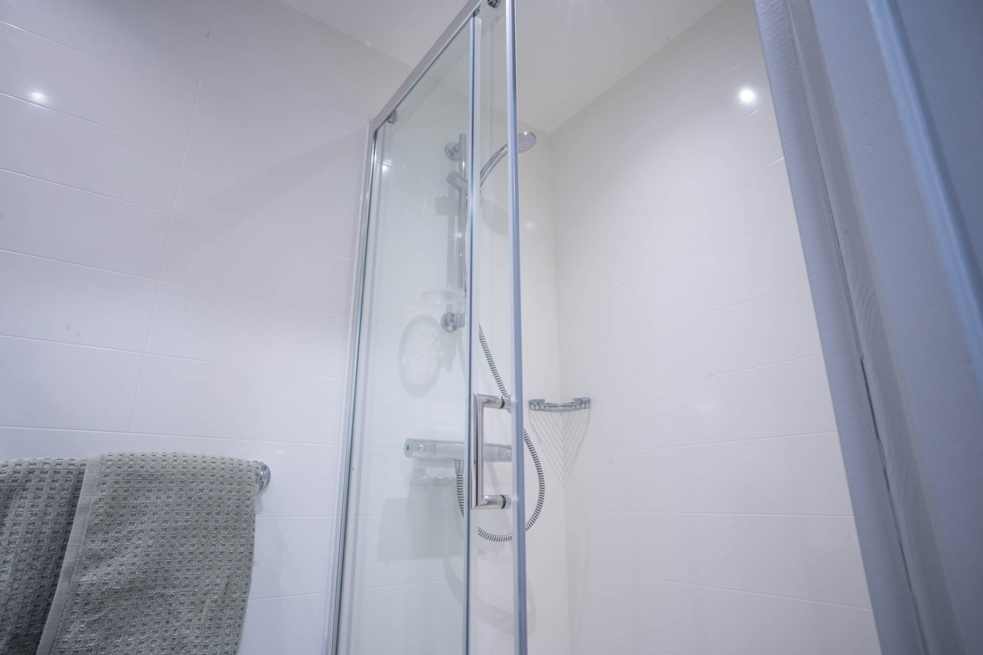  Premium En-Suite (Single Occupancy)  -  West Wing Cardiff  - Gallery -  4
