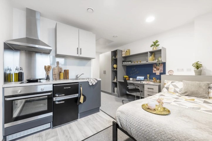  Bronze Studio (High Floor)  -  Compass Residence  - Gallery -  3