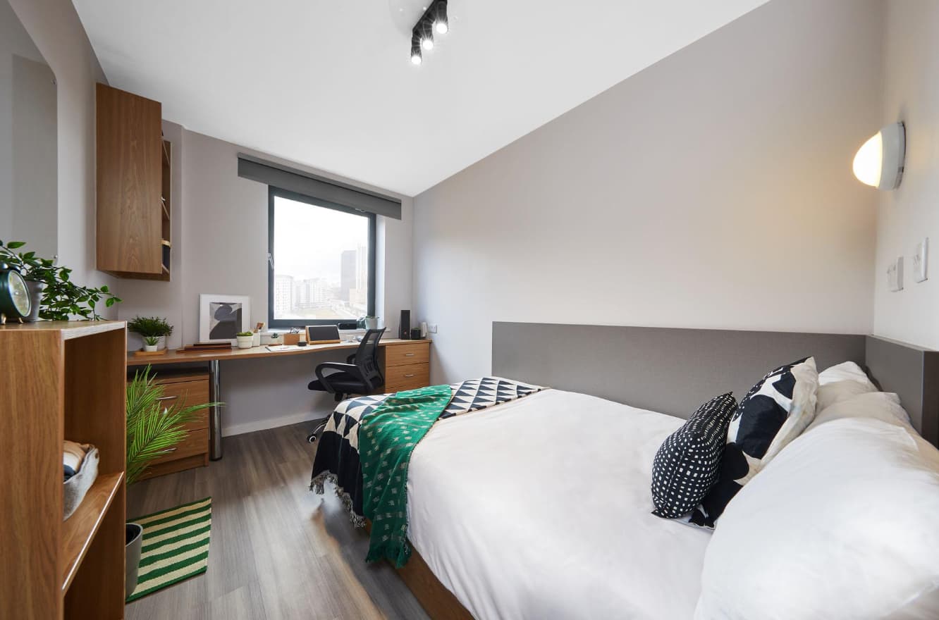  Silver En-Suite  -  Jennens Court Birmingham  - Gallery -  1