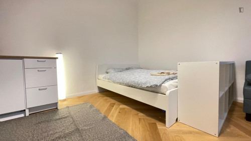 Dreamy Studio close to Penzing Train Station