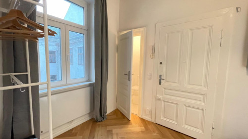 Dreamy Studio close to Penzing Train Station