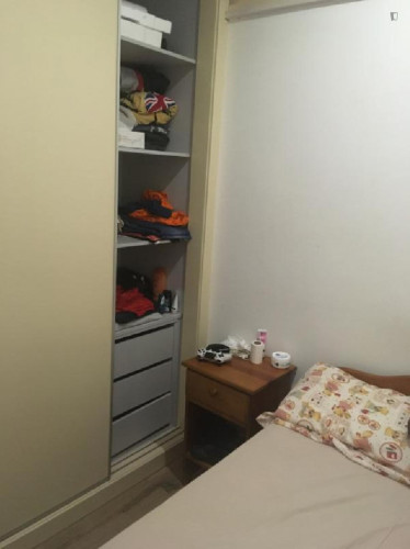 Nice Single bedroom close to Anjos Metro