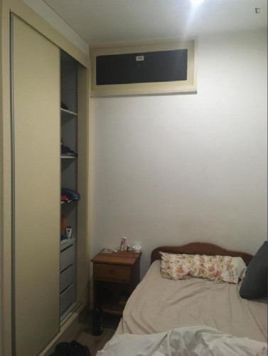 Nice Single bedroom close to Anjos Metro