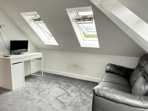 Modern Ensuite Room – Near London  - Gallery -  5