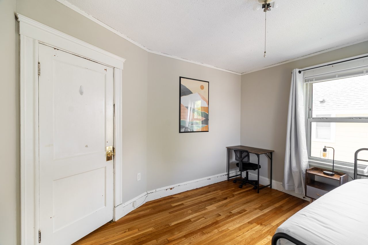  #1890: Somerville - Queen Bedroom A  -  #1890: Somerville  - Gallery -  7