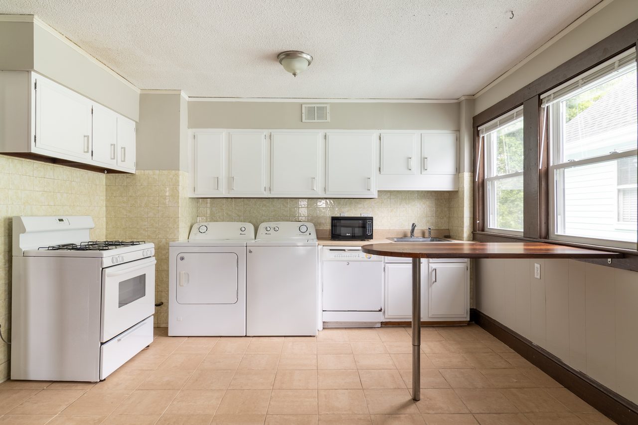  #1890: Somerville - Queen Bedroom D  -  #1890: Somerville  - Gallery -  7