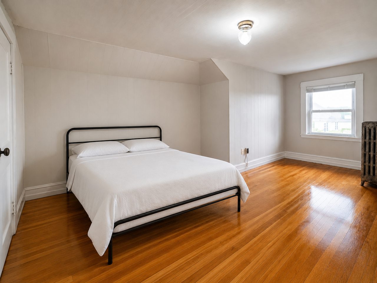 #1890: Somerville - Queen Bedroom D - 1