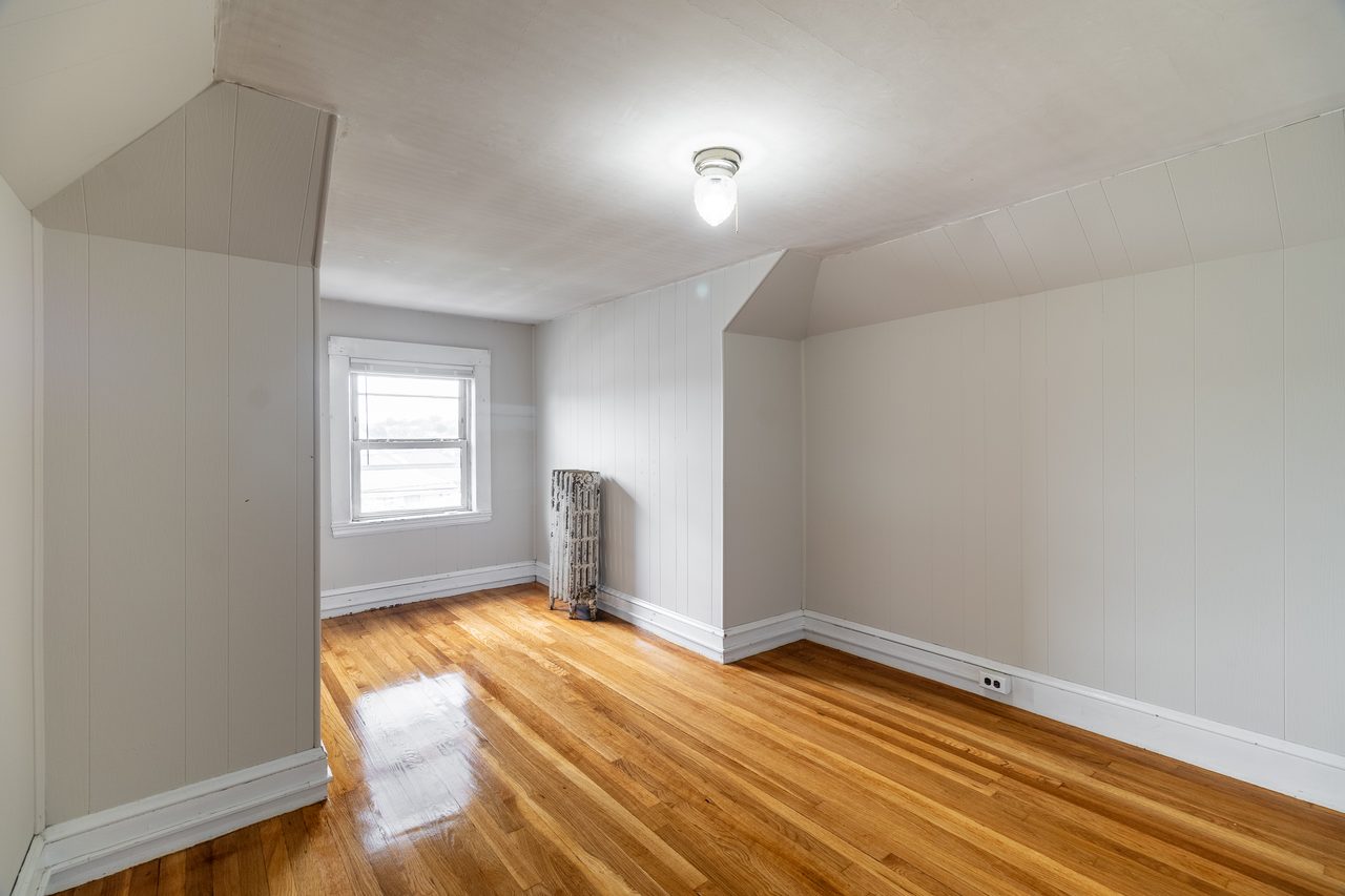  #1890: Somerville - Queen Bedroom D  -  #1890: Somerville  - Gallery -  13