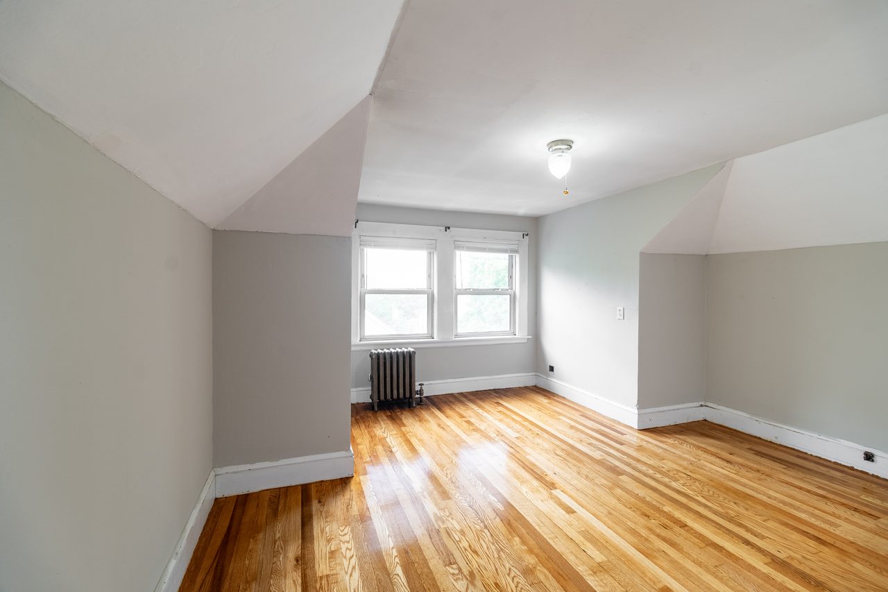  #1890: Somerville - Queen Bedroom C  -  #1890: Somerville  - Gallery -  15