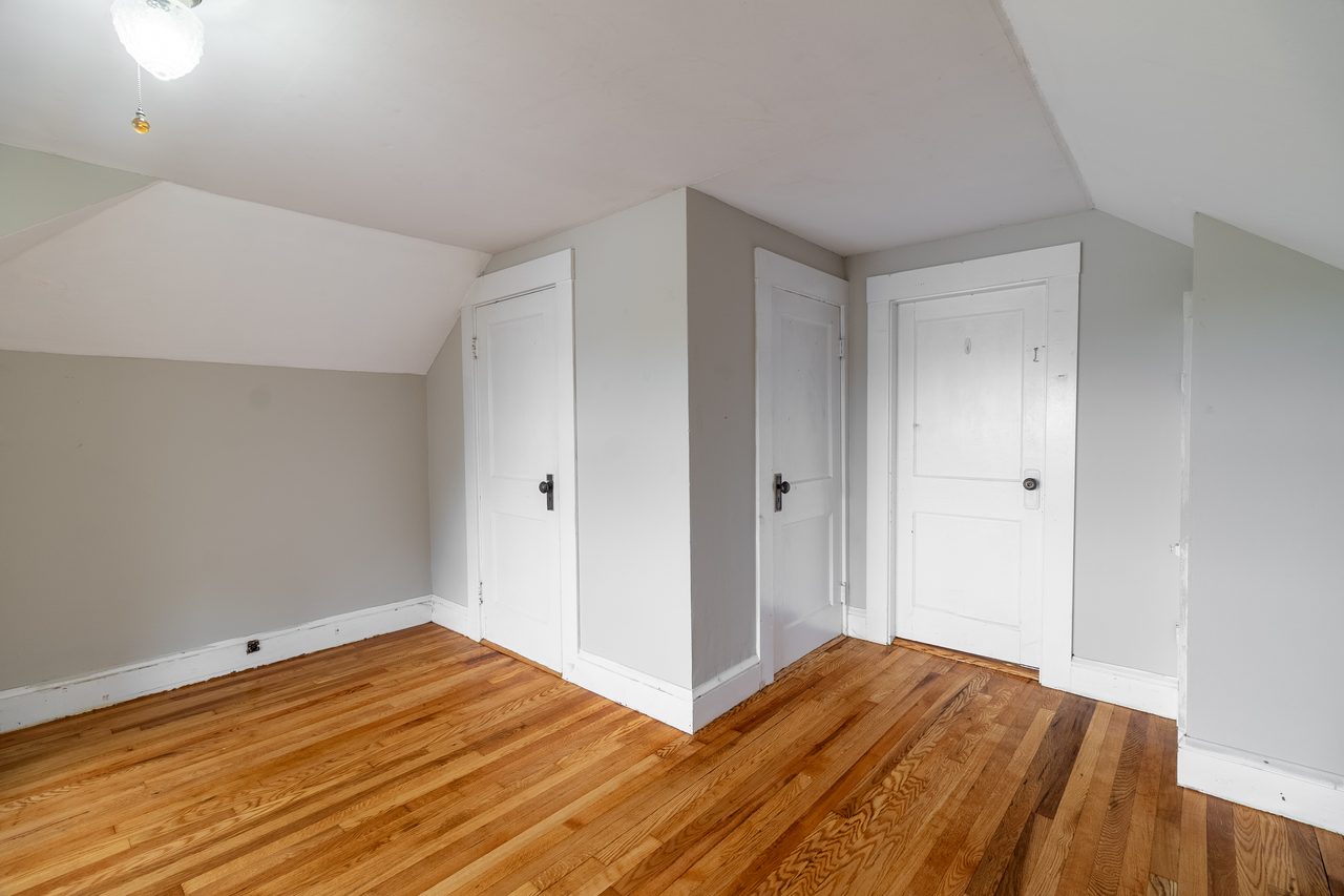  #1890: Somerville - Queen Bedroom C  -  #1890: Somerville  - Gallery -  13