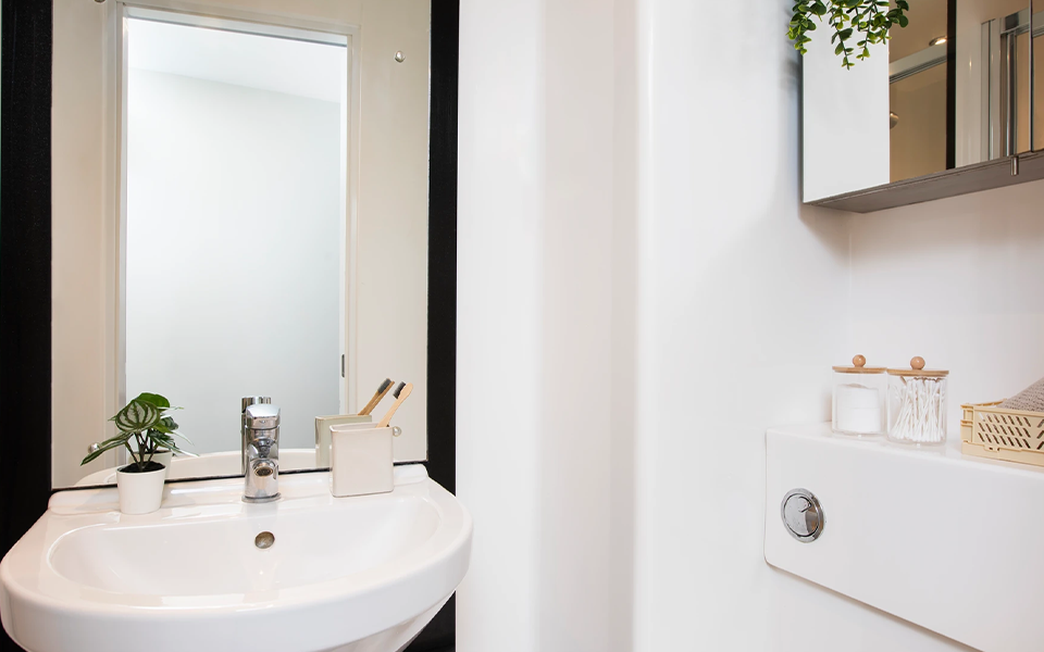 Classic Ensuite - Stapleton House - Gallery - 3