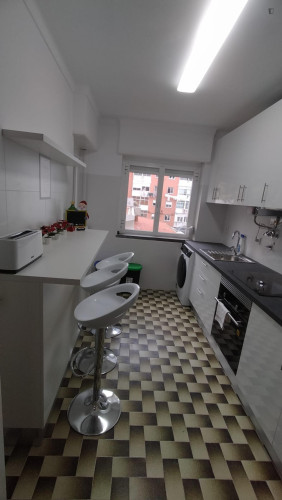 ABAR2X5 - Spacious and comfortable room, large bed, close to Nova SBE