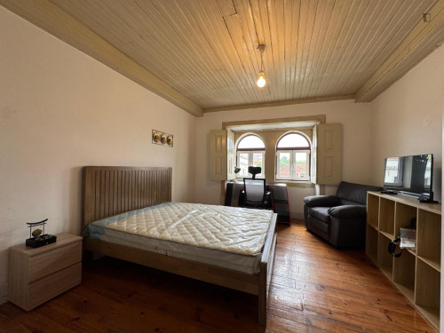 Comfortable bedroom in a good location