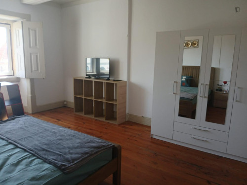 Pleasant bedroom in a 8-bedroom flat