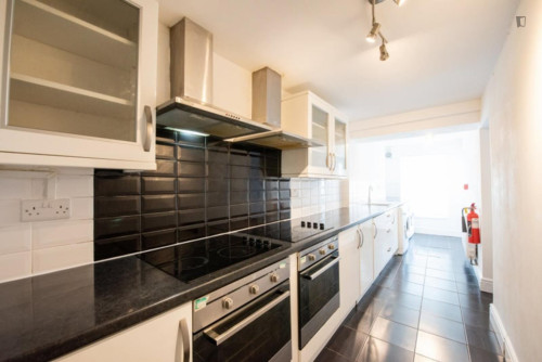 Comfy double bedroom in Sandfields