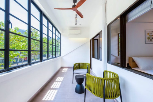 Luxurious Modern Contemporary Flat Showcasing Singapore's Icon Cityscape and Vibrance - Gallery - 21