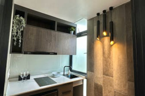 Luxurious Modern Contemporary Flat Showcasing Singapore's Icon Cityscape and Vibrance - Gallery - 5