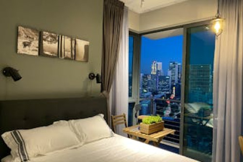 Luxurious Modern Contemporary Flat Showcasing Singapore's Icon Cityscape and Vibrance - Gallery - 23