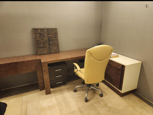 Comfy Double Bedroom close to Sanayi Metro