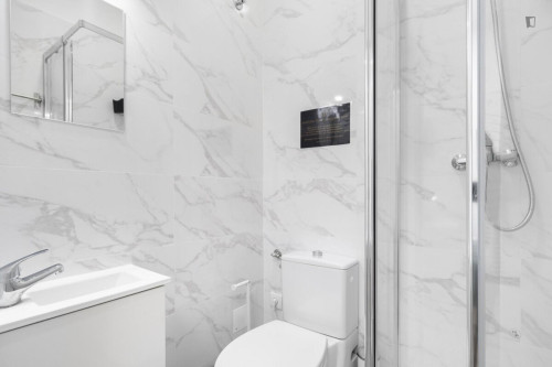 Welcoming single bedroom near Arroios metro station