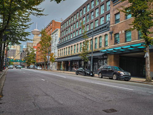 Spacious Stunning Building w/ Gym + Terrace near CRAB Park at Portside
