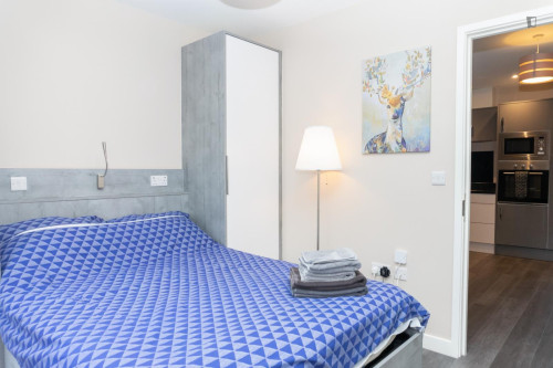 Lovely 1-bedroom apartment in Egham