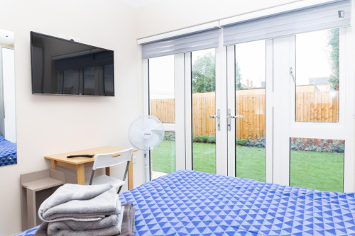 Lovely 1-bedroom apartment in Egham