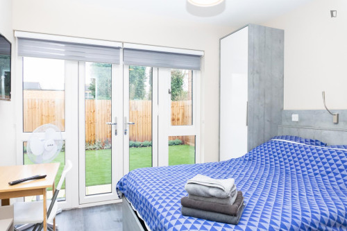 Lovely 1-bedroom apartment in Egham
