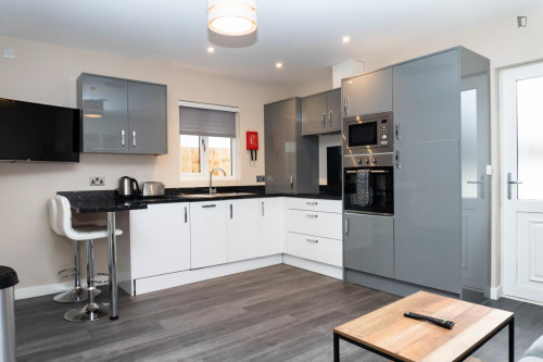 Lovely 1-bedroom apartment in Egham