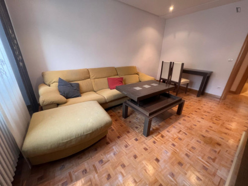 Comfy double bedroom near the Campus Rio Vena of Universidad de Burgos - Gallery - 15